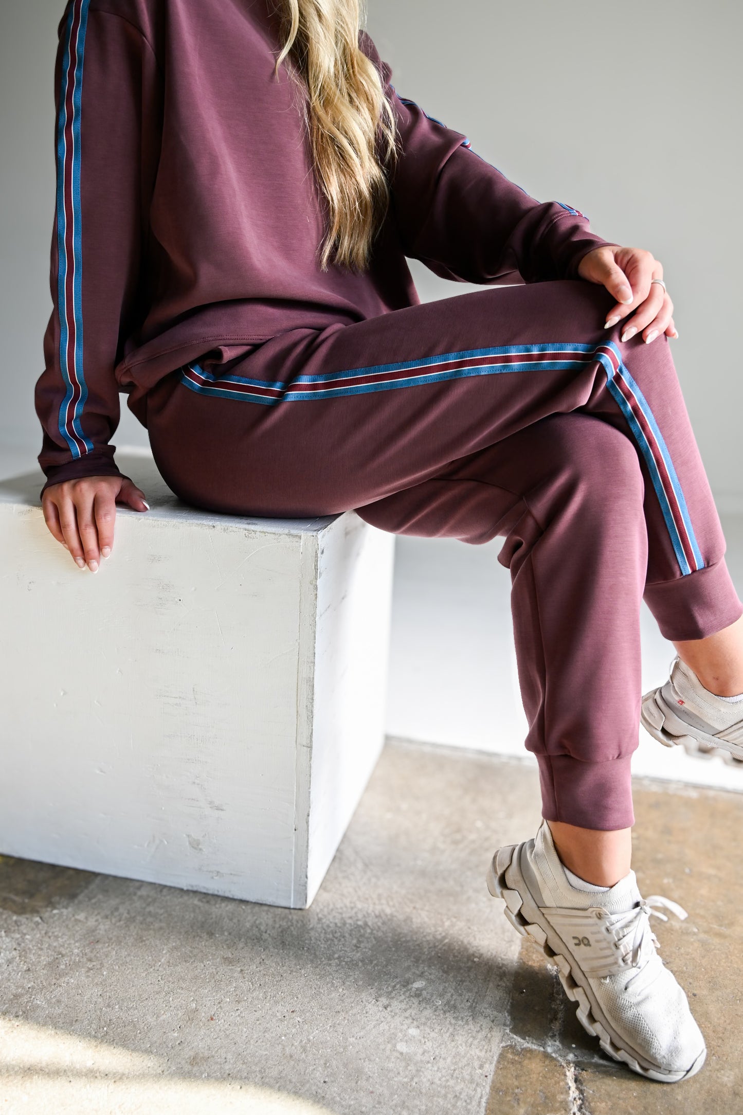 Stripe Club Joggers in Merlot