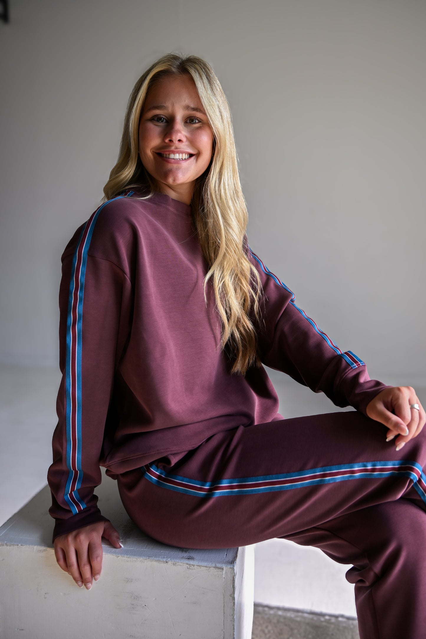Stripe Club Pullover in Merlot
