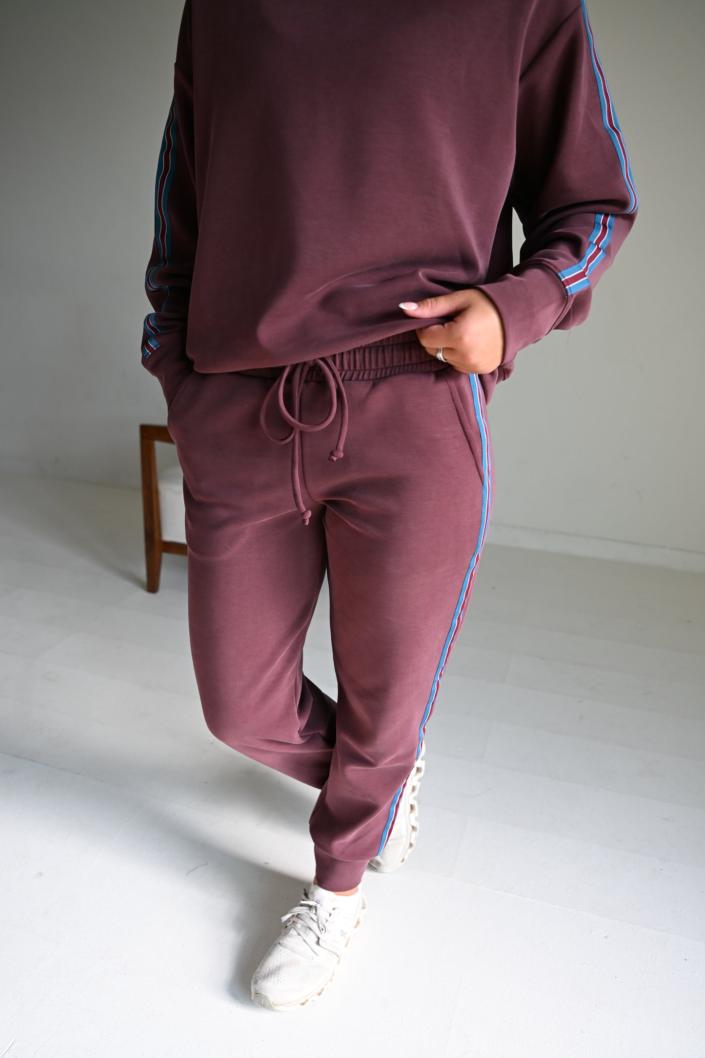 Stripe Club Joggers in Merlot